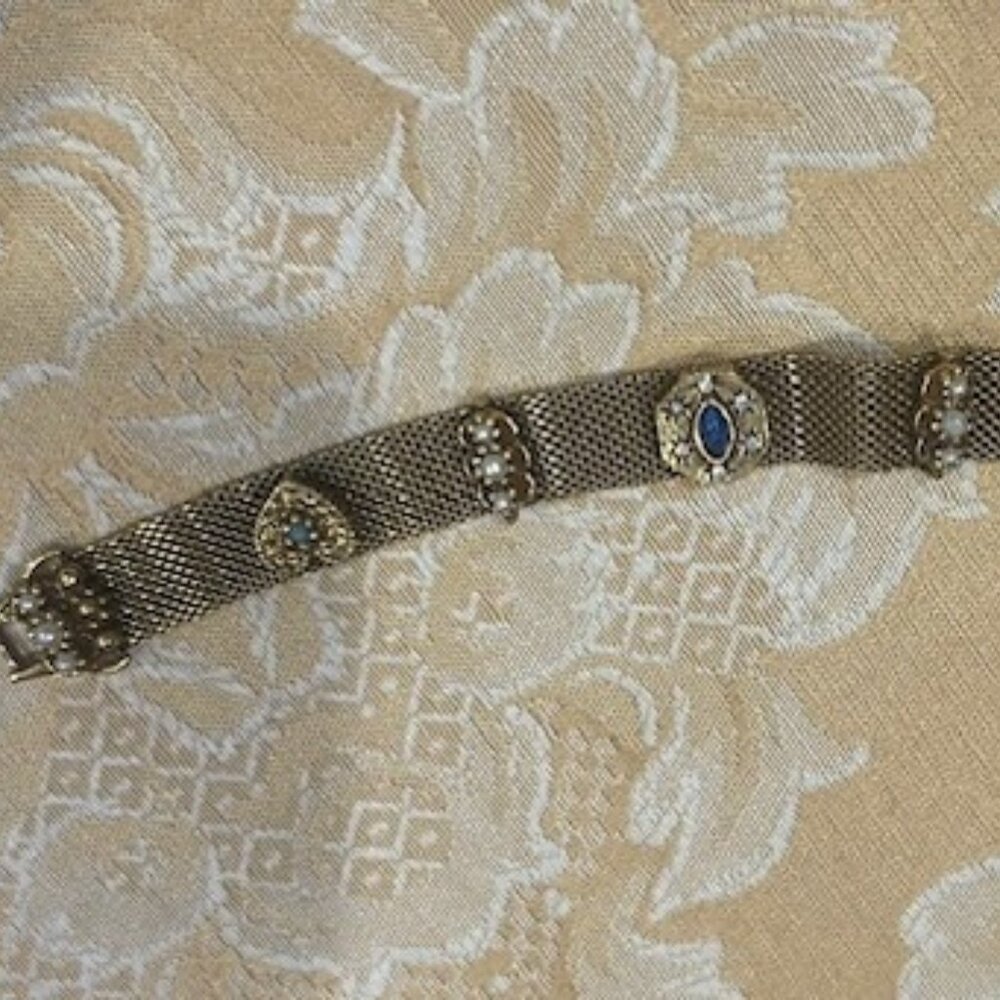 GOLDETTE NY Victoria Revival Gold Mesh BRACELET - Picture 10 of 12